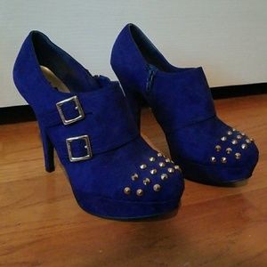 Blue studded Guess booties